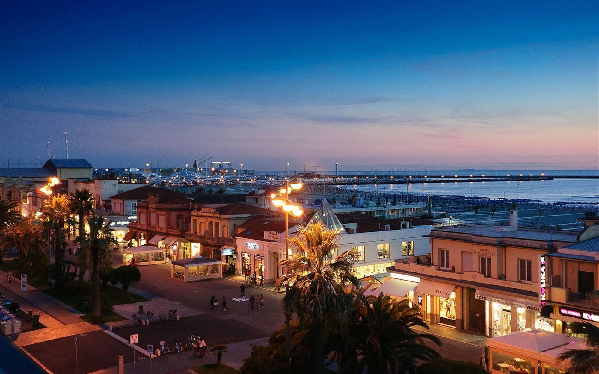 Mercure Viareggio Esterno foto