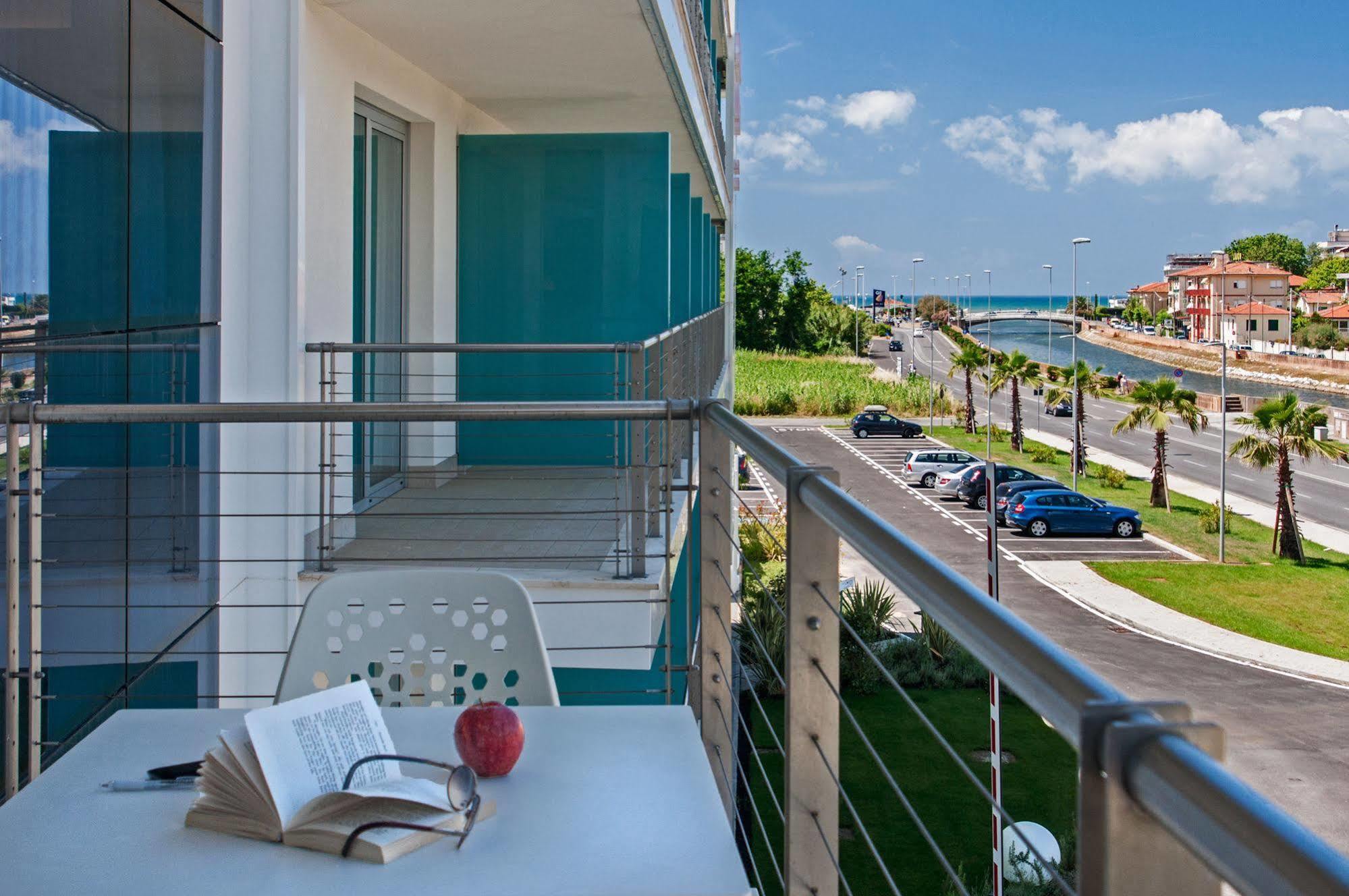 Mercure Viareggio Esterno foto